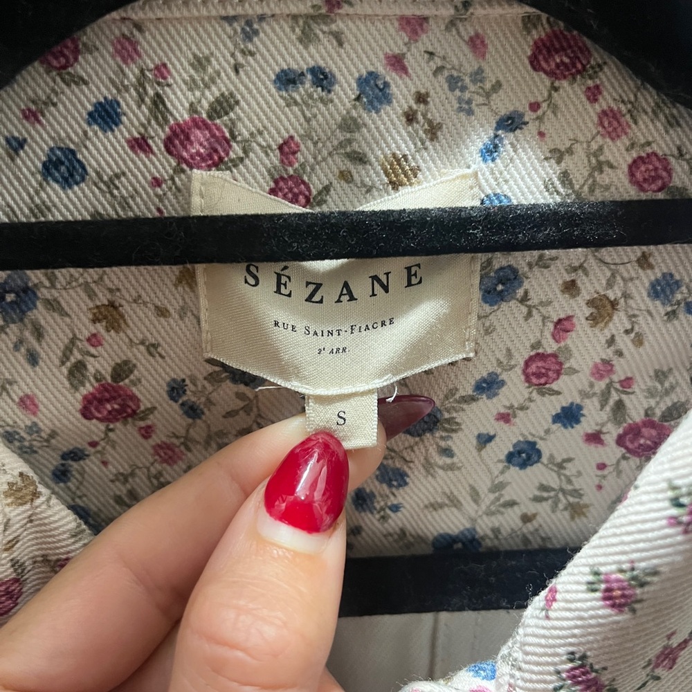 Sézane Floral-Lined Jean Jacket in Cream with Blue and Pink Flowers - Picture 6 of 8